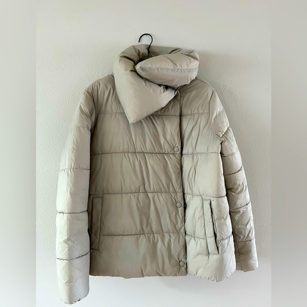 Banana Republic Short Puffer Jacket
